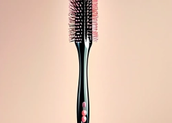 **Unlock Effortless Shine: The Glow Beauty Hair Brush**