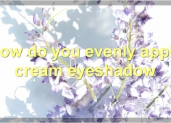 The Best Way To Apply Cream Eyeshadow