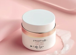 Here are some title options for an article on First Aid Beauty ingrown hair pads:

1.  **Gentle Exfoliation: First Aid Beauty Ingrown Hair Pads** (6 words)
2.  **Unlock Smooth Skin with First Aid Beauty’s BHA+AHA Pads** (7 words)
3.  **The Secret to Clear Skin: First Aid Beauty Pads for Ingrown Hair** (8 words)
4.  **First Aid Beauty Ingrown Hair P