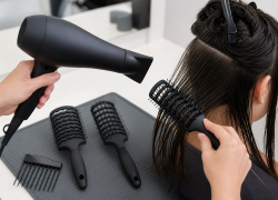 Vented Hair Brushes: Airflow, Pin Finish, and Blow-Dry Control